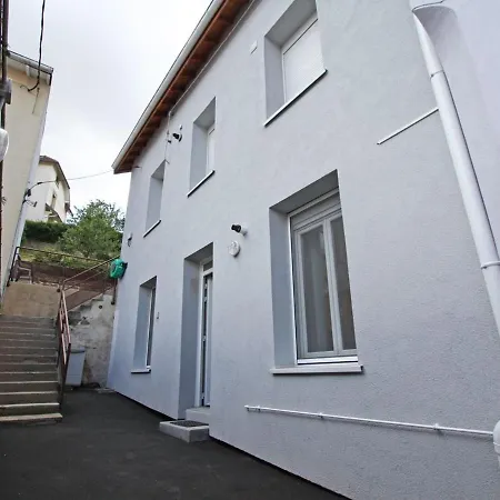 T2 Rénové Avec Cour Privée - Centre D'épinal, Proche Gare Et Commodités - Fr-1-589-265 *