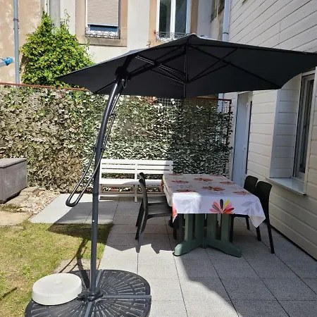 T2 Rénové Avec Cour Privée - Centre D'épinal, Proche Gare Et Commodités - Fr-1-589-265 Appartement