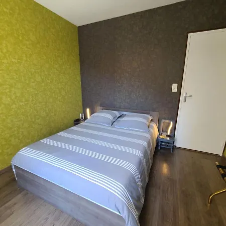 Apartamento T2 Rénové Avec Cour Privée - Centre D'épinal, Proche Gare Et Commodités - Fr-1-589-265 Épinal