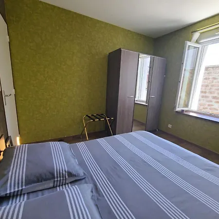 Apartamento T2 Rénové Avec Cour Privée - Centre D'épinal, Proche Gare Et Commodités - Fr-1-589-265