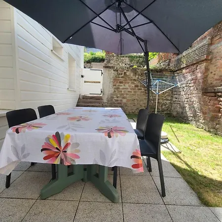 T2 Rénové Avec Cour Privée - Centre D'épinal, Proche Gare Et Commodités - Fr-1-589-265